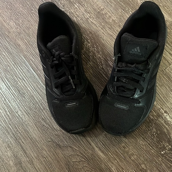 Sneakers - Picture 2 of 5